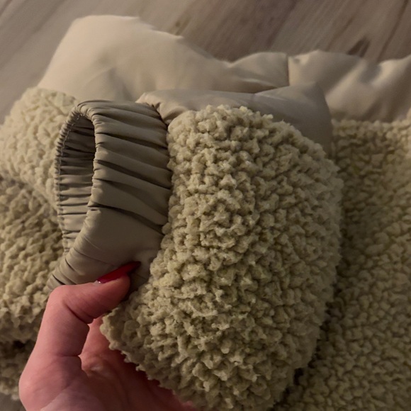 Old Navy Tan Sherpa Jacket - Picture 3 of 7